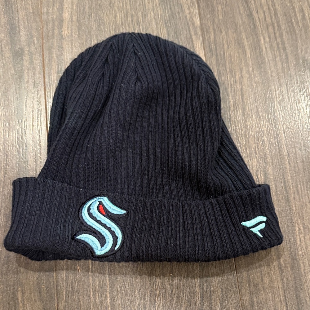 Fanatics Navy Knit Beanie with Logo 8:1